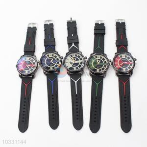 Latest Style New Mens Watch with Silicone Strap