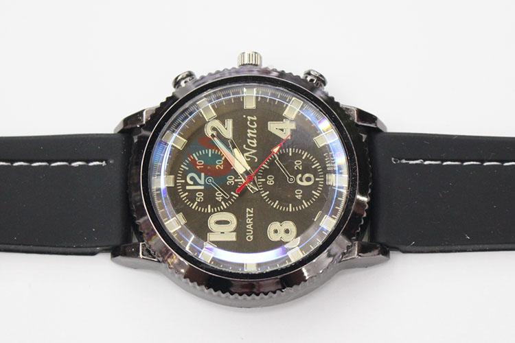 Latest Style Mens Watch with Silicone Strap