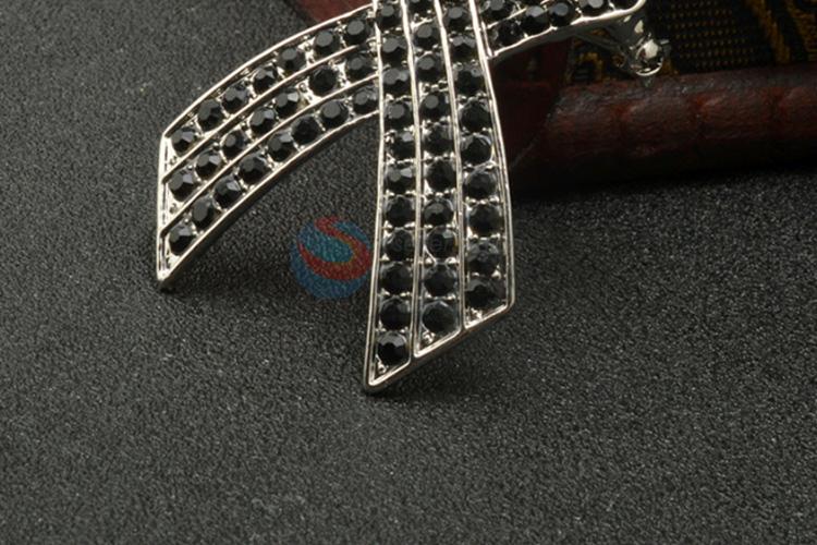 Beautiful style good quality ribbon shaped brooch