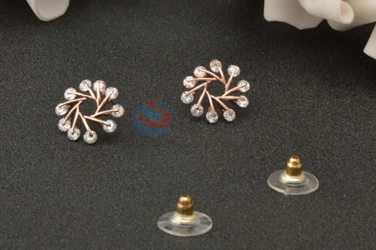Best selling customized snowflake brooch
