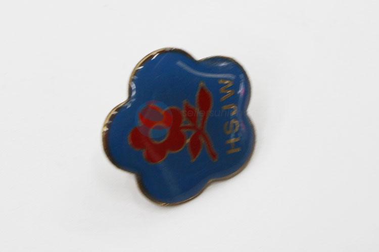 Hard flower shaped custom school pin badge