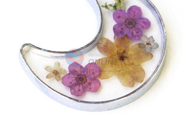 Unique Design Moon Shape Real Flower Zinc Alloy Pendant