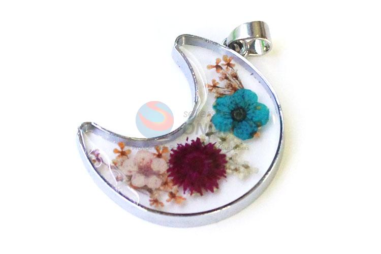 Cute Moon Shape Zinc Alloy Pendant Real Flower Pendant