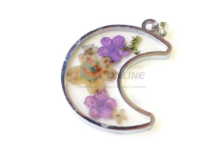 Unique Design Moon Shape Real Flower Zinc Alloy Pendant