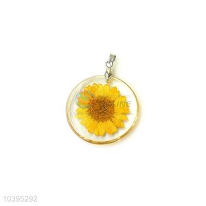 New Design Round Real Flower Pendant With Gold Chain