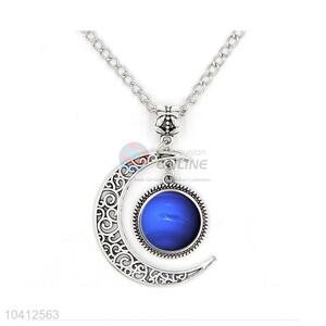 High Quality Moon Shape Sweater Chain Necklace