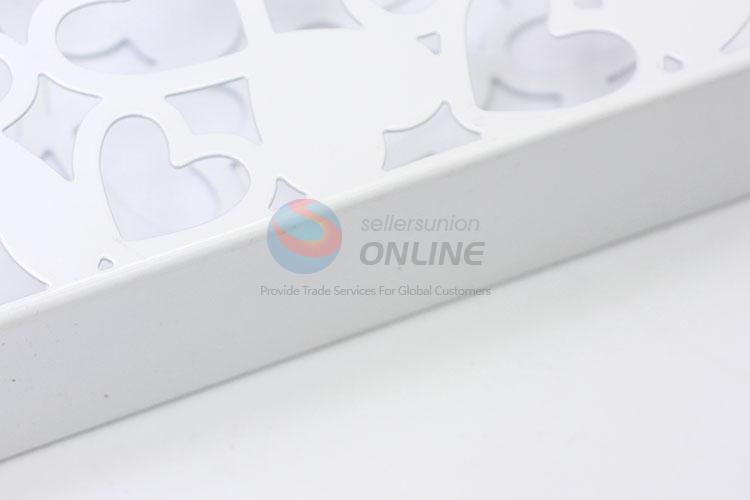 New Customized White Color Heart Decoration Napkin Holder Towel Rack