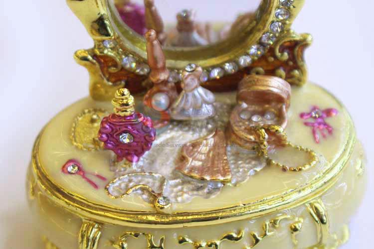 Fancy Design Exquisite Metal Alloy Jewelry Trinket Box