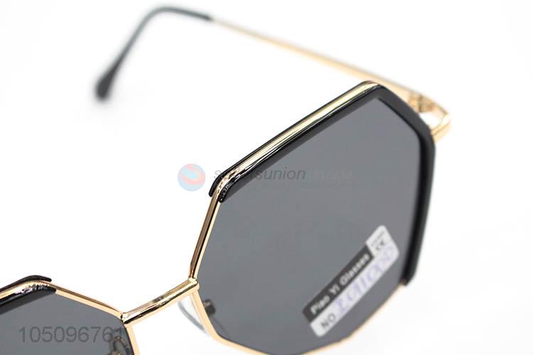Factory customized fashion polarized unisex glasses