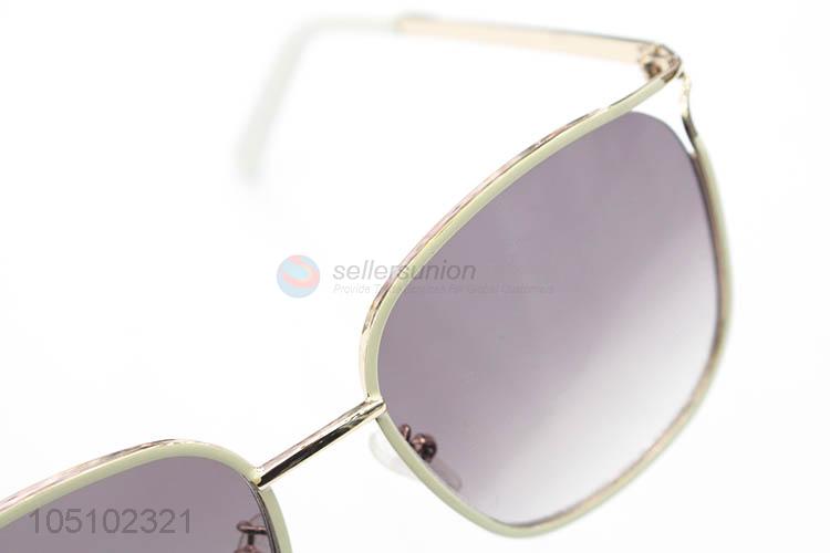 Hot Selling Classic Sun Glasses Travelling Sunglasses