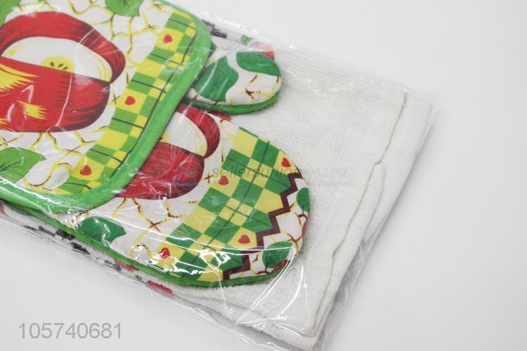 Delicate Design Microwave Oven Gloves and Pot Pad Heat Proof Protected