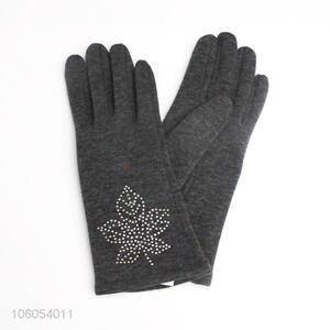 Fashion Leaf Pattern Windproof Warm Gloves For Women