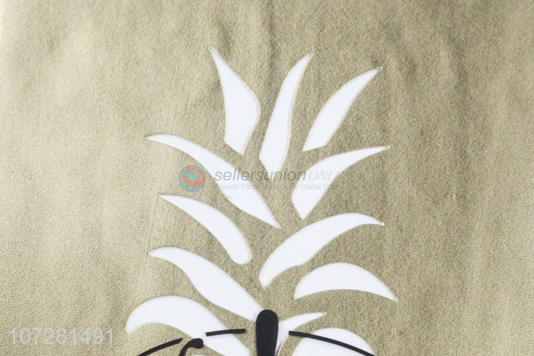Latest style eco-friendly gold hollow table mat non-slip pvc placemat