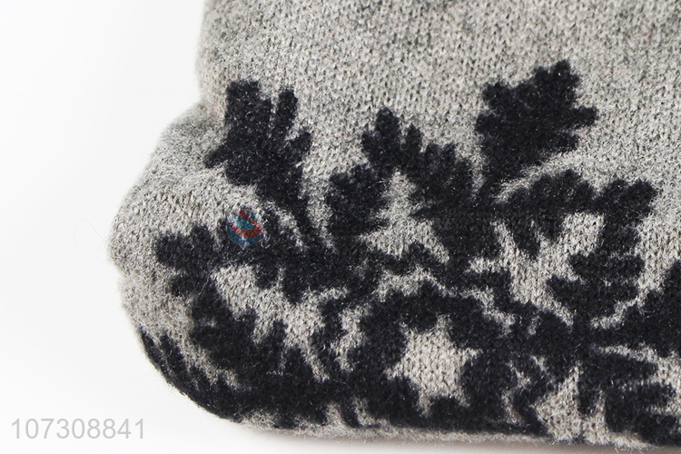 Premium Quality Christmas Snowflake Pattern Winter Knitting Caps Beanie Hats