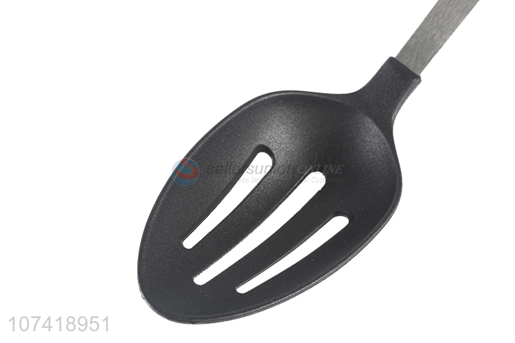 New Design Black Nylon Long Handle Leakage Spoon