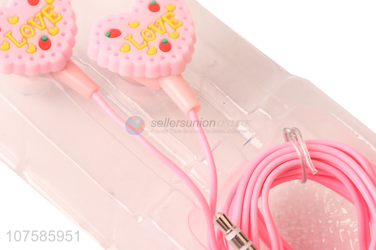 Wholesale fashion heart wired in-ear earphones for smart phones and computer
