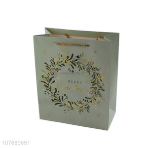 Hot selling <em>Christmas</em> gifts beautifully packaged and decorated <em>gift</em> <em>bags</em>