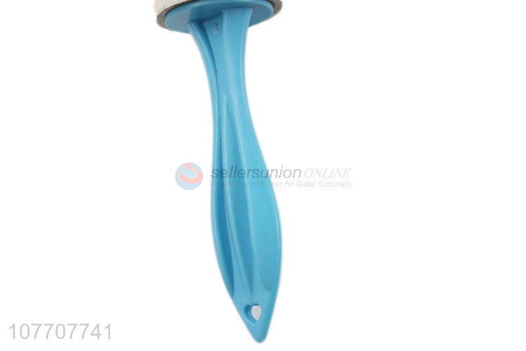 Spot roller type long handle portable pet hair sticking device