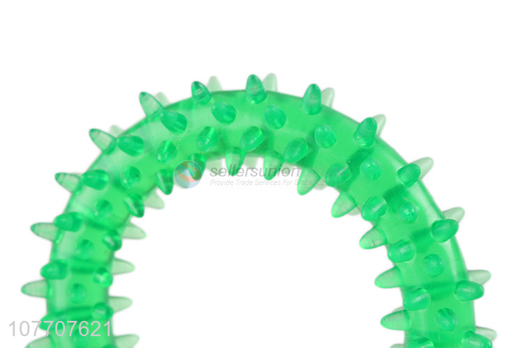 Hot sale fluorescent green thorn circle chewing pet interactive toy