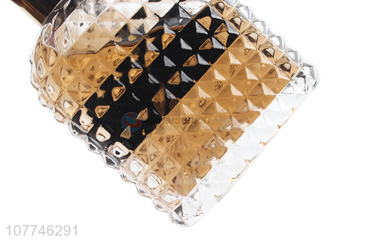 Classic fragrance long lasting light fragrance spray portable perfume for men