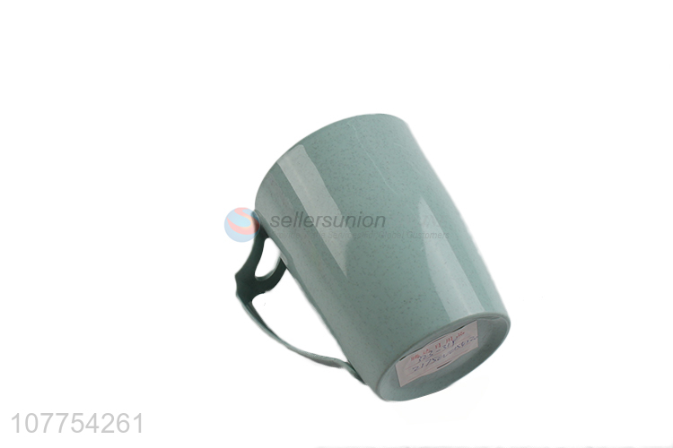 High Quality Fashion Water Cup Cheap Plastic Mug With Handle