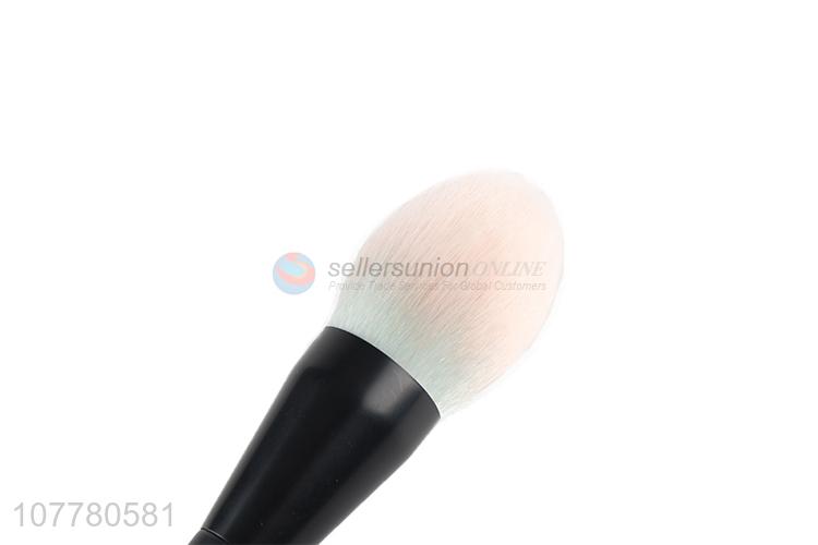 New Arrival Fashion Makeup Highlight Brush Cosmetic Brush