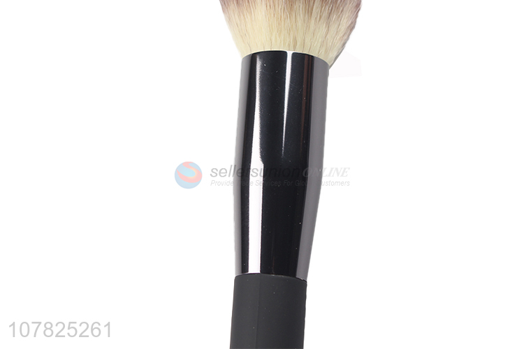 Yiwu wholesale women makeup tools soft hair powder paint