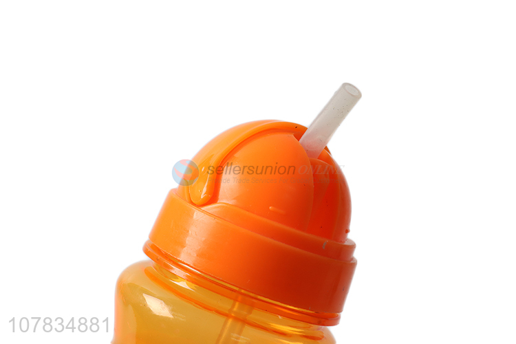 High Quality Butterfly Pattern Plastic Bottle With Straw