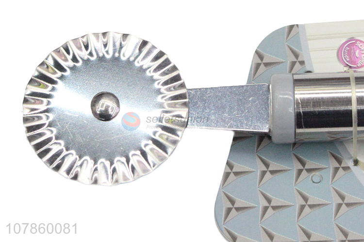 High quality silver stainless steel flower-shaped pizza cutter