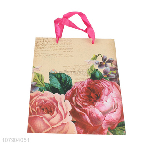 New Arrival Printed White Cardboard Valentine's Day Paper Bag