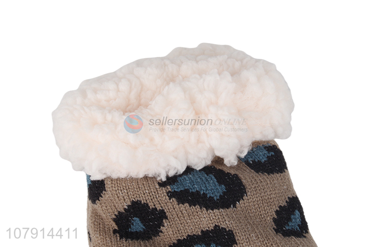 Hot selling fashionable women leopard floor socks ladies room sherpa socks