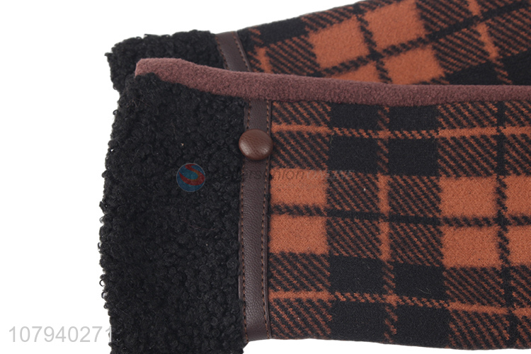 Latest arrival ladies winter gloves stylish plaid outdoor thermal gloves