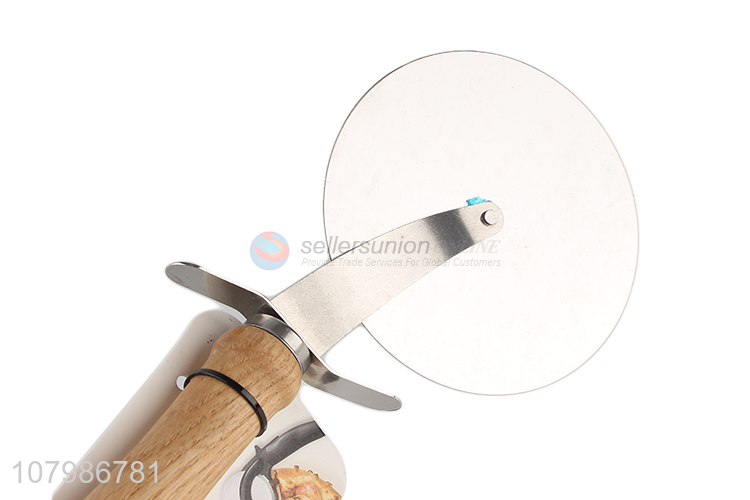 Wholesale cheap price wooden handle pizza cutter wheel for sale