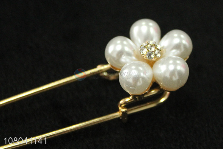 Top products white flower shape fashion brooch for women