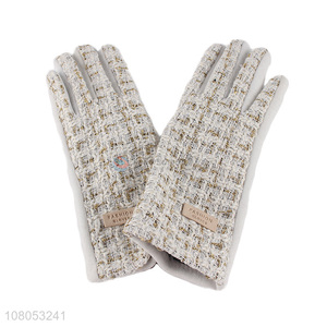 Online wholesale white fashion gloves ladies outdoor gloves