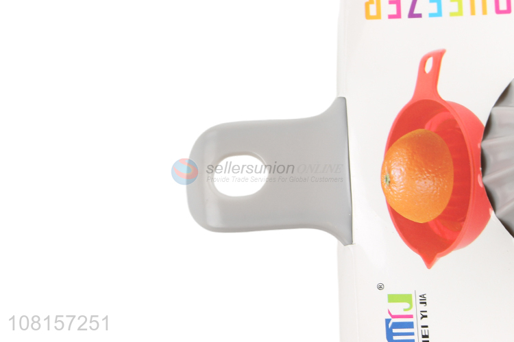 High Quality Fruit Tools Plastic Lemon Squeezer Juice Squeezer