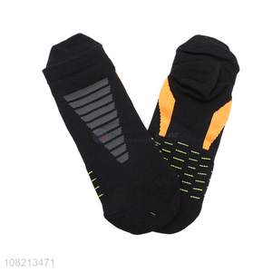 Wholesale from china nylon breathable men sports socks