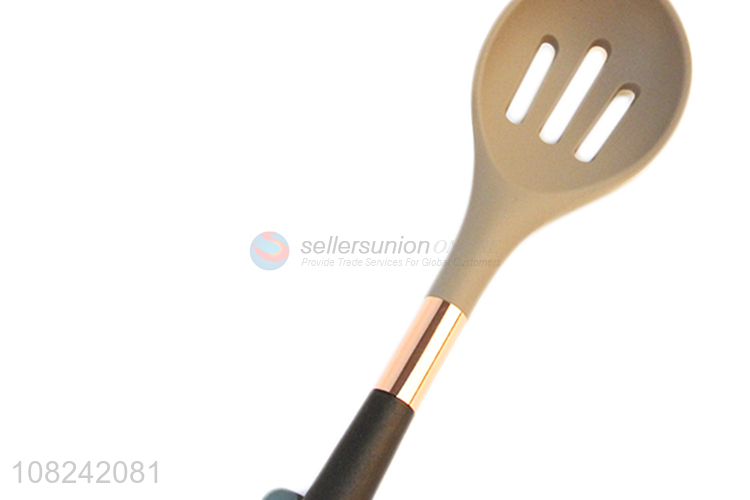 Factory direct sale creative silicone slotted spoon kitchen utensils