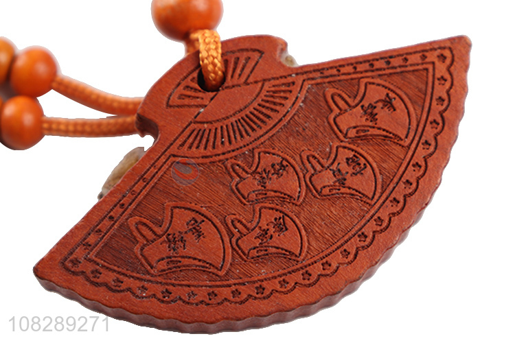 New arrival delicate fan shape wood carved keychain