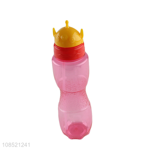 Wholesale 600ml portable plastic water bottle with silicone straw