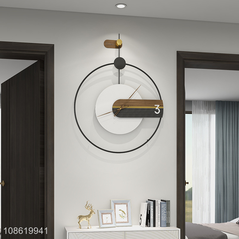 Bottom price big battery-powered wall clock for living room decor