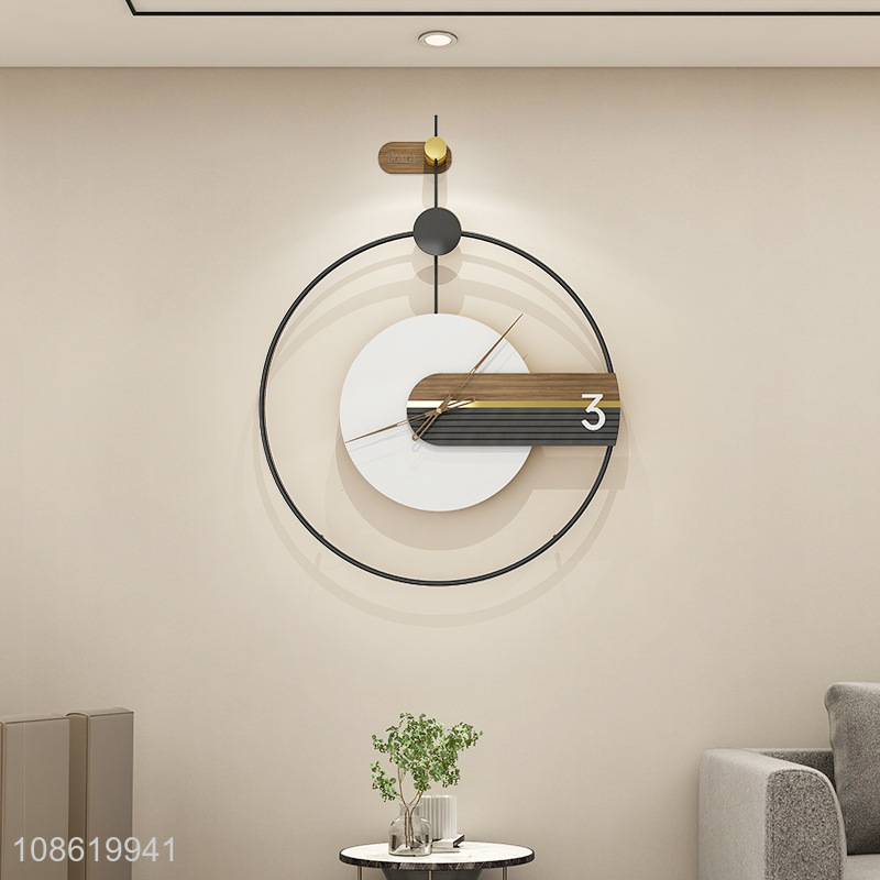 Bottom price big battery-powered wall clock for living room decor