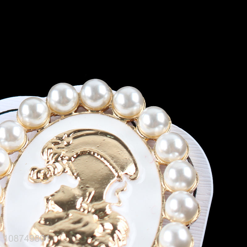 Hot selling queen head brooch pin vintage elegant pearl brooch pin
