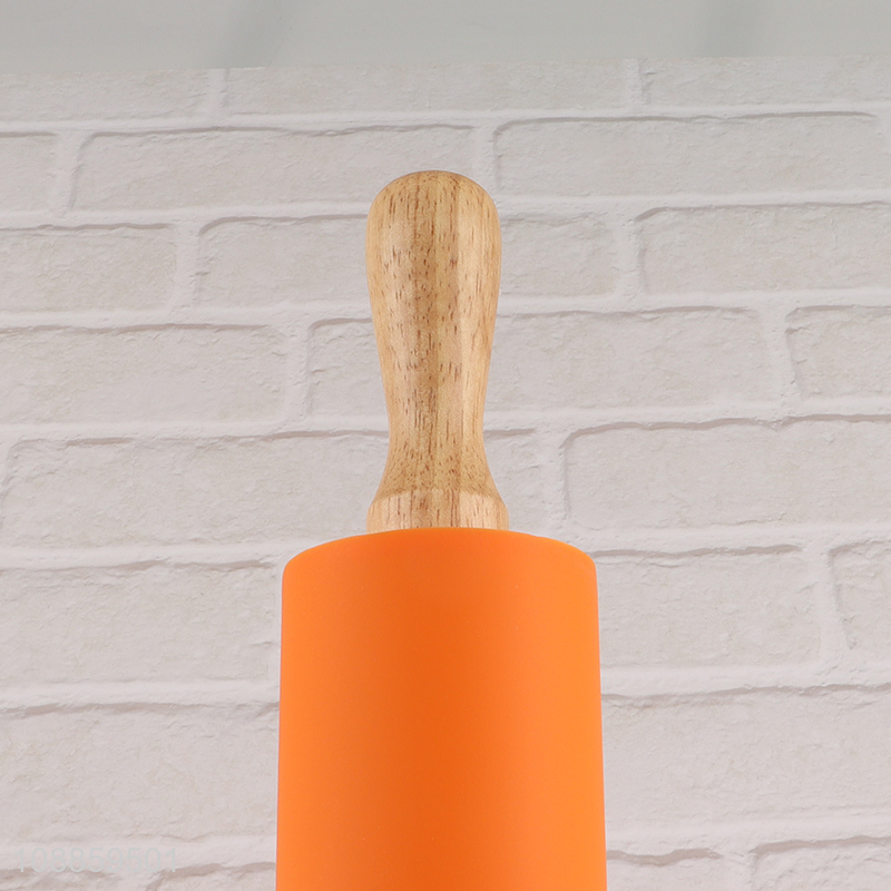 China factory wooden handle kitchen silicone rolling pin