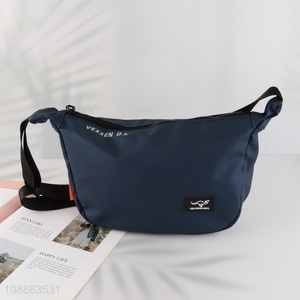 Factory price fashionable lightweight sports casual messenger bags