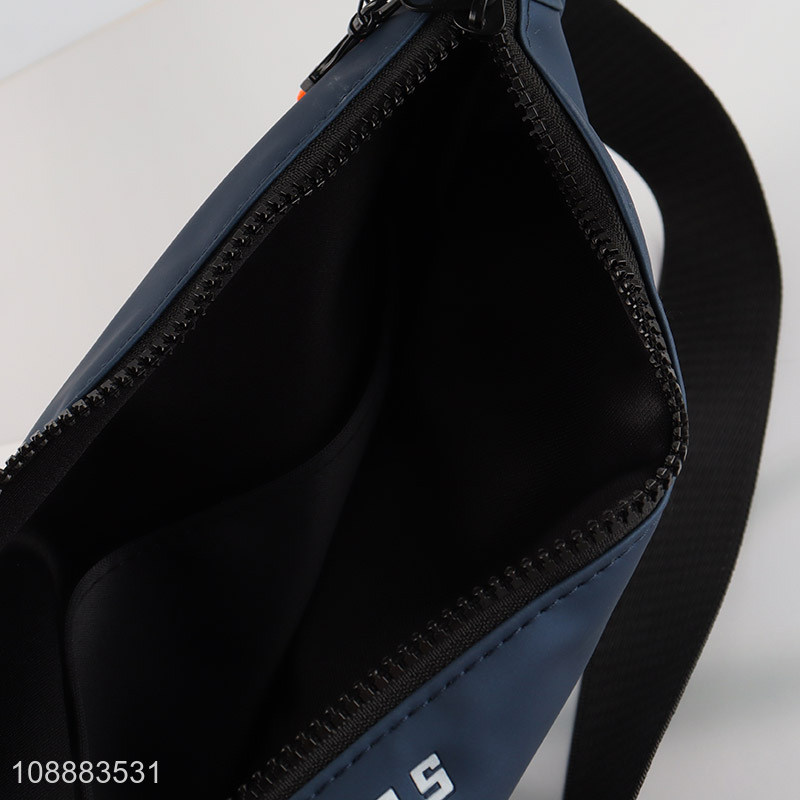 Factory price fashionable lightweight sports casual messenger bags