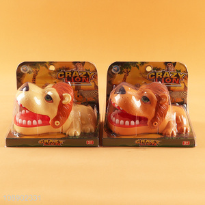 Hot products lion shaped kids finger biting game toys