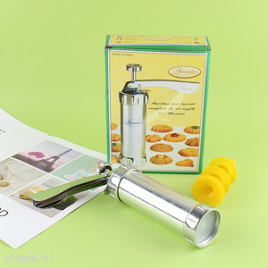 Good Quality DIY Biscuits Cookie Press with 3 Icing Nozzles for Baking