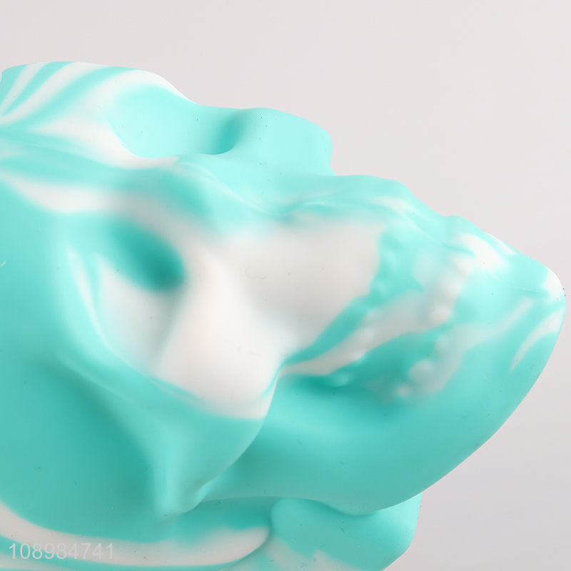 Popular products skull shaped silicone water cup with handle