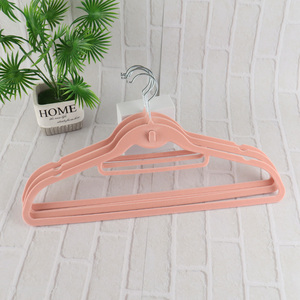 China Product Non-Slip Space Saving Velvet Clothes Hangers for Men